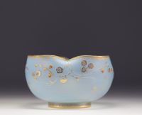 DAUM Nancy - Four-lobed acid-etched glass bowl with enamelled wild strawberry decoration, signed below.