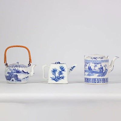 (3) Set of three blue and white porcelain teapots with floral decoration from 19th century