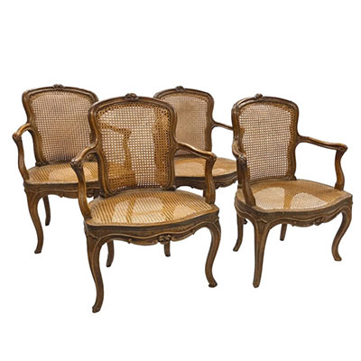 (4) Claude-Louis BURGAT (1717-1782) Suite de 4 fauteuils canés en bois sculptés et estampillés