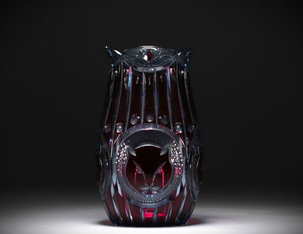 Val Saint Lambert - Rare Art Deco vase decorated with a cat's head in red with blue lining.