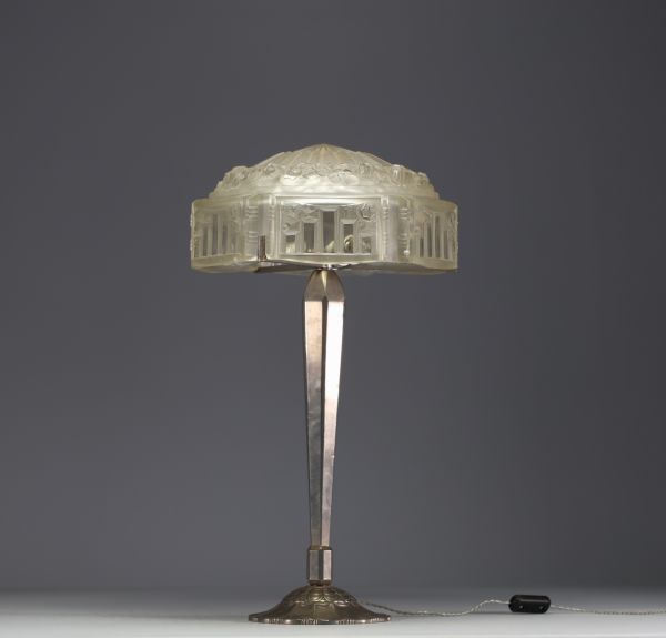 J. ROBERT - Large Art Deco table lamp in nickel-plated bronze and stylized glass dome, unsigned.