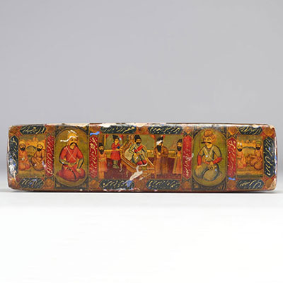 Kadjar pencil box in papier maché decorated with figures from 19th century