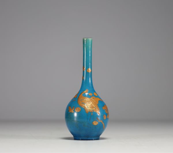 Japan - Glazed ceramic soliflore vase decorated with gold ibises on a blue background, Meiji period.