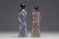 Chine - Couple de personnages en porcelaine famille rose, XIXe siècle.