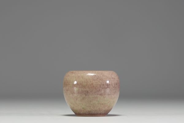China - Small flamed porcelain brush pot, two-circle mark underneath, 19th century.