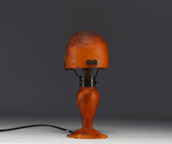 DAUM Nancy - Small mushroom lamp in marmorated glass, signed.