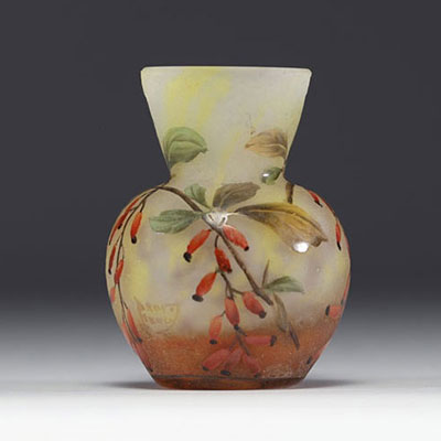 DAUM Nancy - Small vase in enamelled marbled glass decorated with small berries, signed.