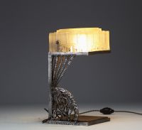 Muller Frères Lunéville - Art Deco cubic desk lamp, stylized and hammered metal base, stylized cubic glass, signed.