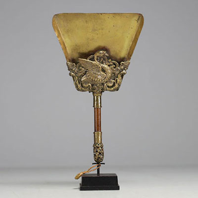 Crumb collector in bronze, brass and wood, 19th century.