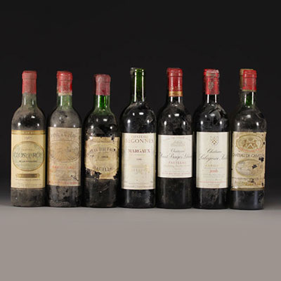 Lot of 21 bottles of various Bordeaux wines.