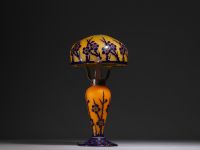 Le Verre Français - Table lamp in acid-etched multi-layered glass decorated with blue hawthorns on an orange background.