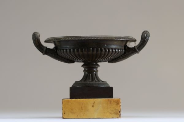 Bronze bowl on marble base in the Empire style, Charles X period.