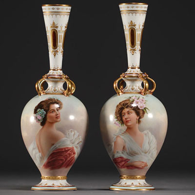 Old Vienna - Pair of porcelain vases decorated with portraits of elegant ladies, late 19th century.