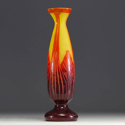 Le Verre Français - Acid-etched multi-layered glass vase decorated with tobacco leaves, signed.