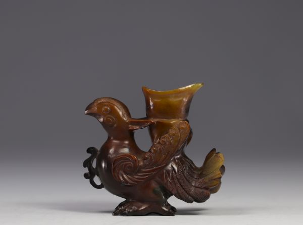 Chine - vase Rhyton arcanisant en pierre, époque Qing.