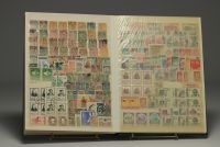 Ensemble de 26 albums de timbres du monde, Chine, Japon, Moyen Orient, Europe, etc. (Lot 3)