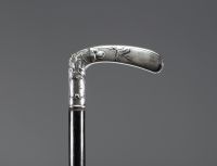 Cane with Art Nouveau floral motif in sterling silver, hallmarked 800 ES.