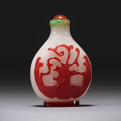 China - Multi-layered glass snuffbox decorated with a phoenix.