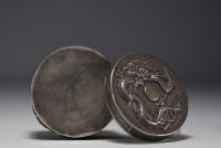 China - Vietnam - Solid silver box with dragon decoration, mark under the piece.