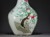 China - Imposing famille rose porcelain vase with nine peaches design, Qing dynasty. (100cm high)