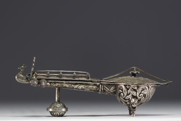 India - Burma - Solid silver Betel box in the shape of a sitar topped by a peacock, 19th century.