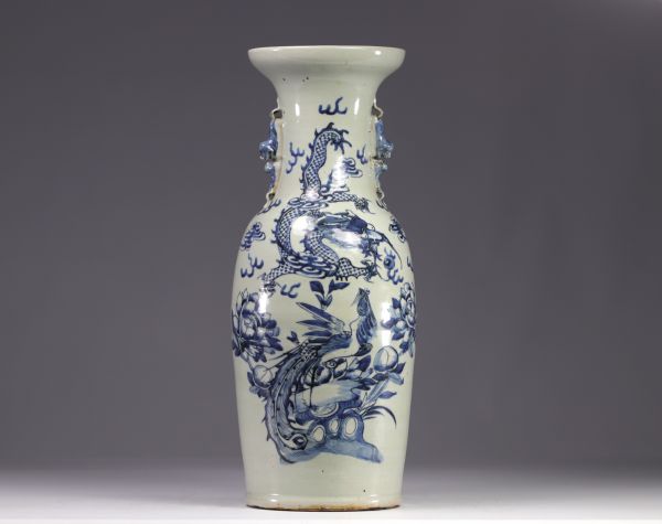 Vase en porcelaine de chine à décor de dragons et de phénix du XIXe siècle