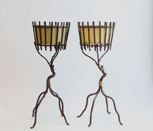 Jean Michel FRANK (1895-1941) Pair of pedestal planters in patinated cast iron decorated with interlacing branches with their metal baskets.