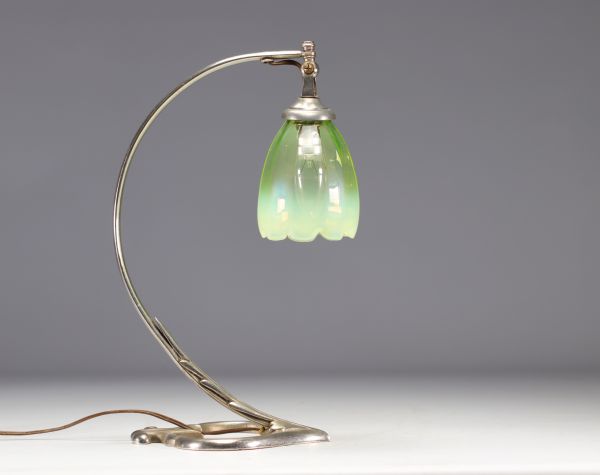 Art Nouveau lamp in bronze and green tulip