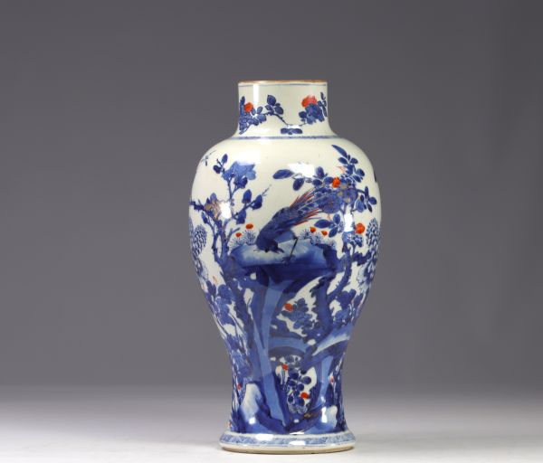 Vase en porcelaine de chine à décor d'oiseaux bleu, époque Qing