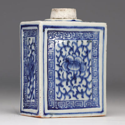 Blue white porcelain tea box