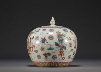 Chine - Pot à gingembre en porcelaine de la famille rose, d'époque XIXème.