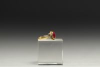 Ring in 18k gold, oval-cut rubies, total weight 3.4g.