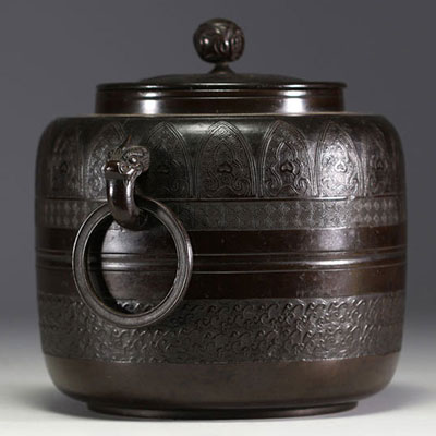 Asia - Bronze covered pot, handles decorated with dragons, 19th century.