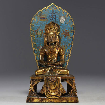 China - A gilt bronze and cloisonné figure of Amitayus from the 18th century.