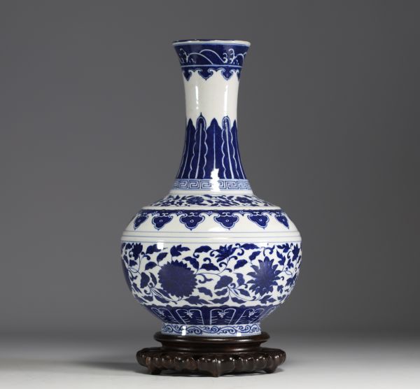 China - White-blue porcelain vase, blue mark underneath, 19th century