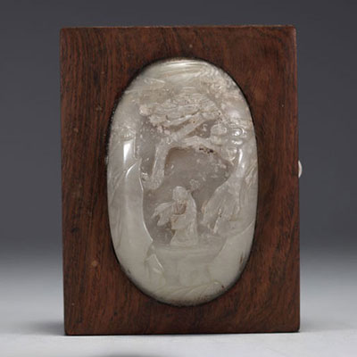 Chine - Boite en bois surmontée d'un médaillon en jade blanc sculpté à décor de mage (Jade XVIIIème)