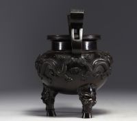 China - Bronze perfume burner with dragon decoration, 19th century.