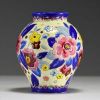 Charles CATTEAU (1880-1966) Boch Keramis - Vase en céramique émaillée à décor floral D2243, forme 1195, cachet sous la pièce.