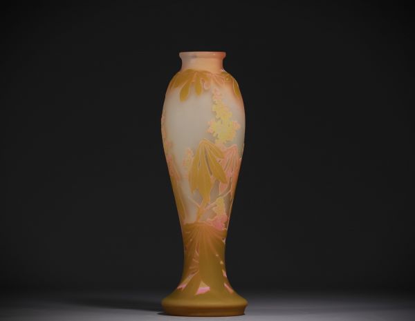 Établissements Émile GALLÉ (1846-1904) Acid-etched multi-layered glass vase with floral decoration, signed in the decoration.