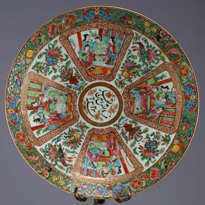 China - Large polychrome porcelain dish from Canton for the Ottoman market.