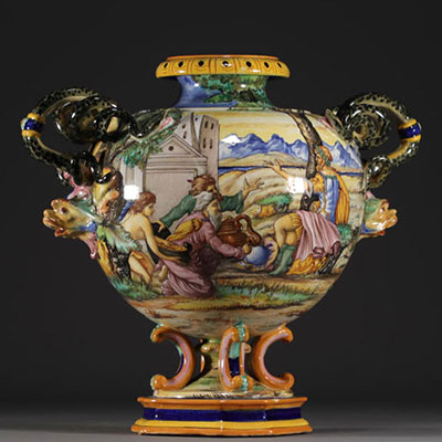 Albarello majolica urn vase decorated with antique scenes.