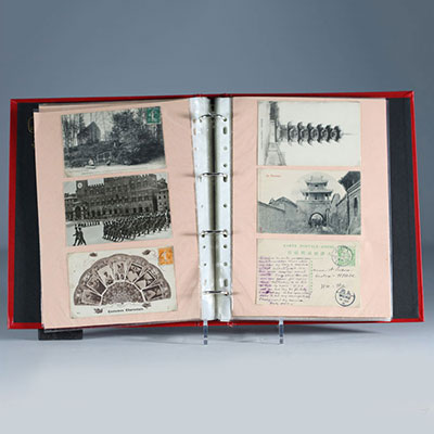 Ensemble de divers albums de timbres et documents de la Chine et du monde.