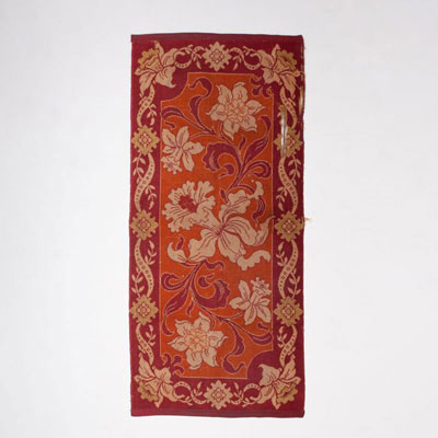 Tapis Art Nouveau en laine, travail belge vers 1900 faisant penser au travail de Georges Lemmen.