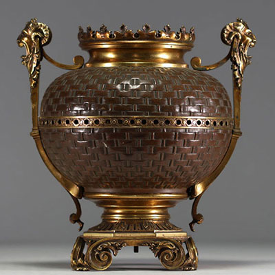 Bronze planter in the French Renaissance style, 19th century.