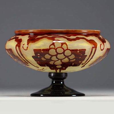 CHARDER Le Verre Français -A multi-layered acid-etched glass footed bowl decorated with a stylised vine, signed.