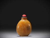 China - Brown jade snuffbox