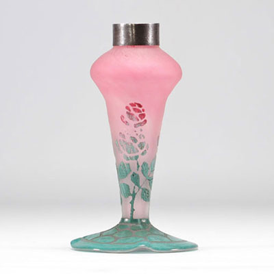 Le Verre Français lamp base decorated with roses etched with acid