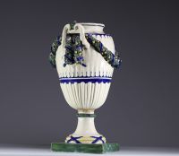 Imposing Medici vase in glazed ceramic, probably Austria, 19th century.