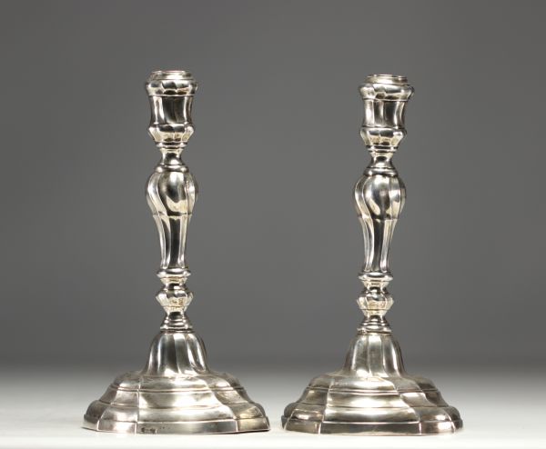 A pair of Louis XV silver candlesticks with the Courtrai hallmark Belgium, 18th century.