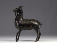 Chine - Cerf en bronze cloisonné, marque Ming sur la base.